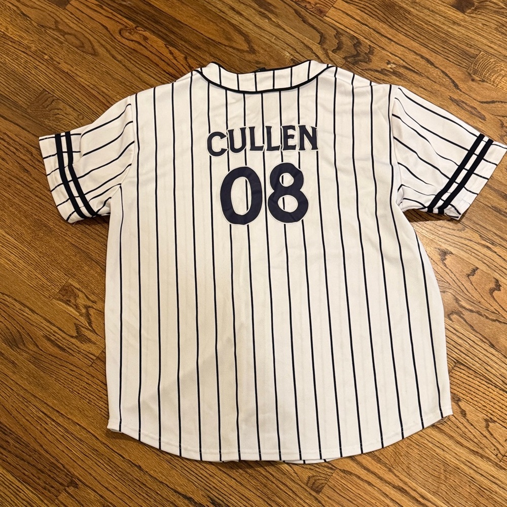 The Twilight Saga Cullen Jersey Button-Up - Picture 5 of 5